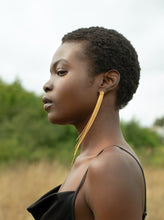 Load image into Gallery viewer, Vergoldete Ohrringe "Lyra" von kj. - Kokoro Berlin x Jeonga Choi Berlin